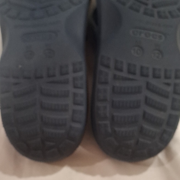 CROCS Unisex  Dark Blue Flip Flops Size M-10 W-12 - Picture 10 of 10